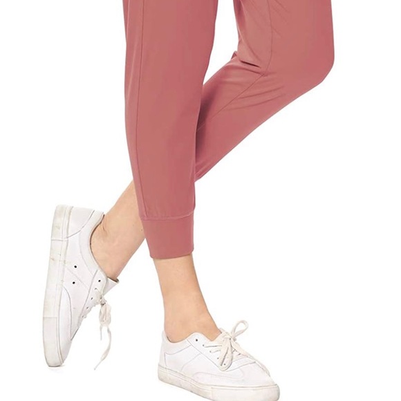 Women’s joggers with pockets - Picture 3 of 3
